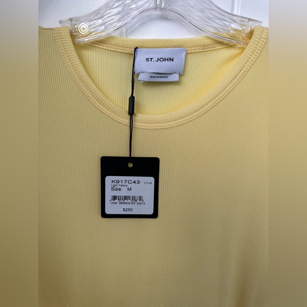 St. John Top Light Buttery Yellow size Medium